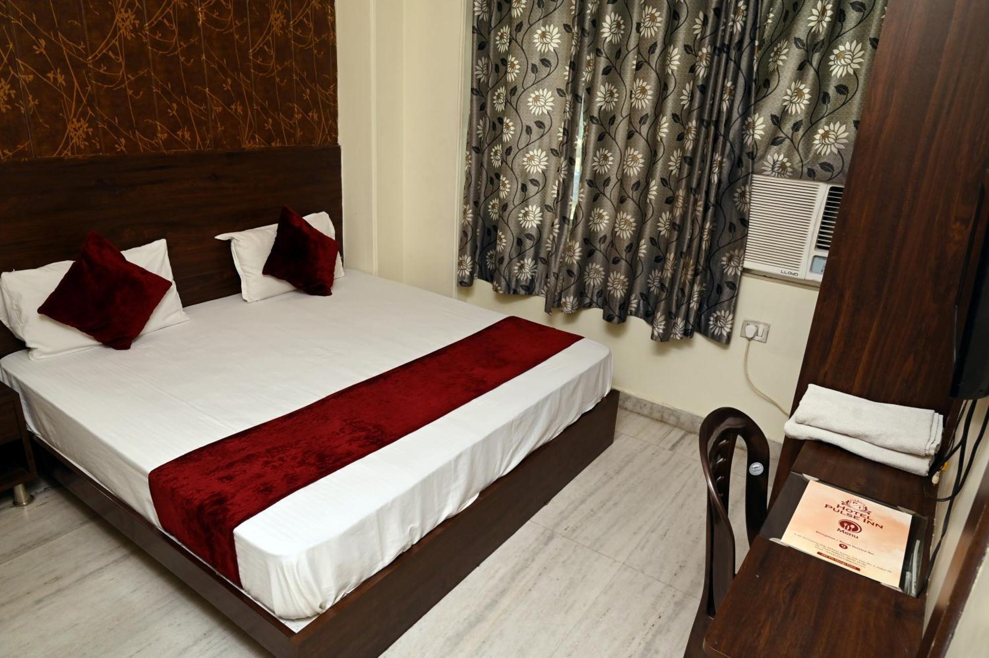 Hotel Pulse Inn Near Railway Station Jaipur Bagian luar foto
