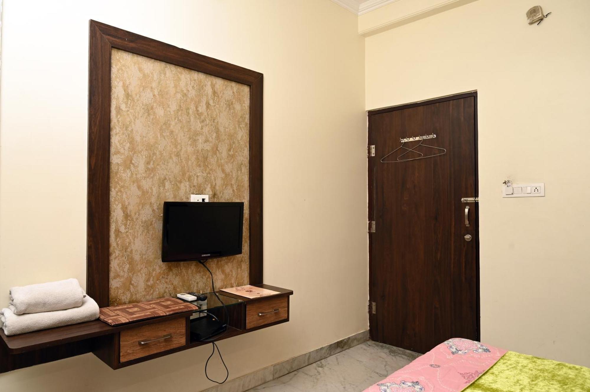 Hotel Pulse Inn Near Railway Station Jaipur Bagian luar foto